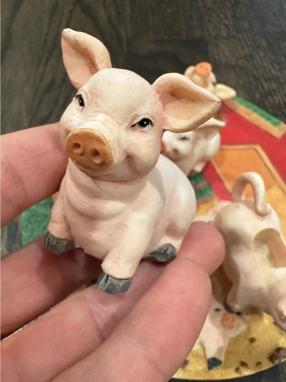 Vintage Youngs Inc Piggy Decorative 6” Plate & Miniature Pig Tea Party Set
